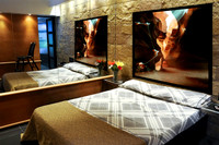 SHOWROOM_STK_32582920_1