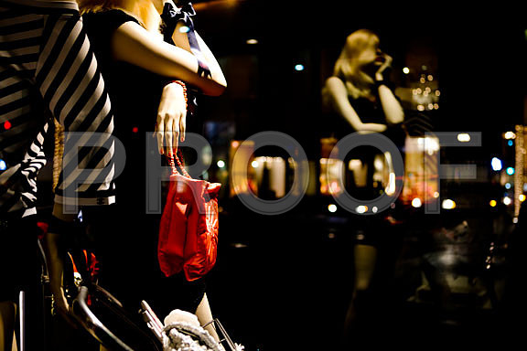 36438_ZV4N_7730_LA_Vegas_CA_USA_2008_Contemporary_Manekens