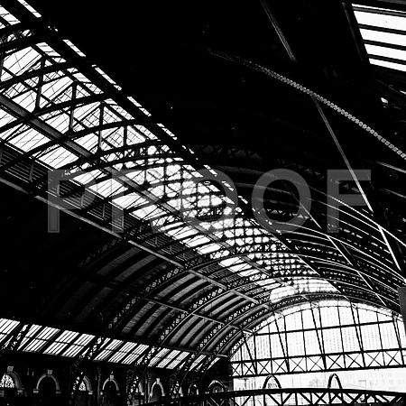 2596_FM_BW_SQ_TRAIN_STATION_SAO_PABLO_BRAZIL_2004_15