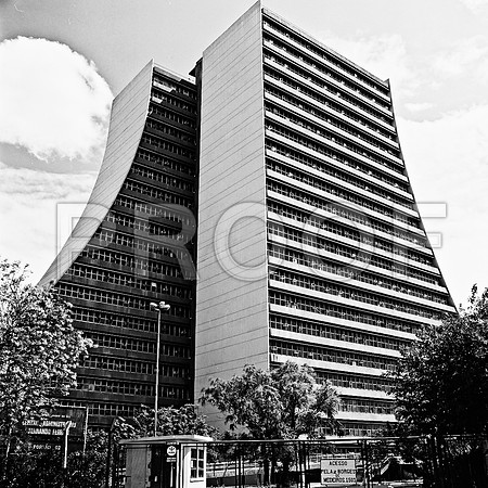 2592_FM_BW_SQ_PORTO_ALEGRE_BRAZIL_2004_4