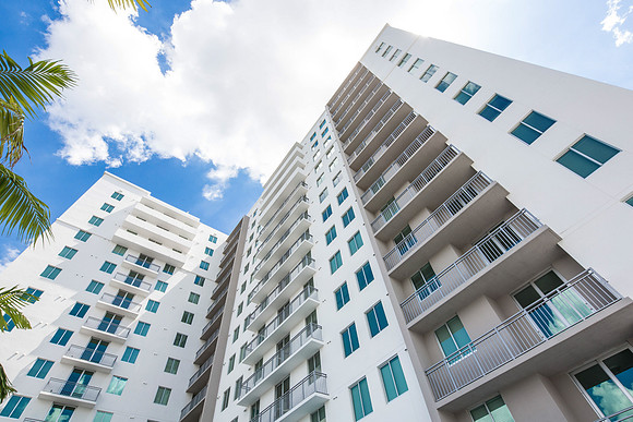 FIU_PLAZA II