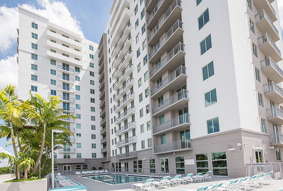 FIU_PLAZA II