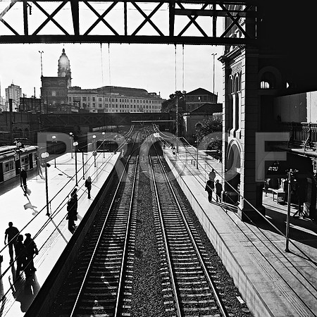 2596_FM_BW_SQ_TRAIN_STATION_SAO_PABLO_BRAZIL_2004_12