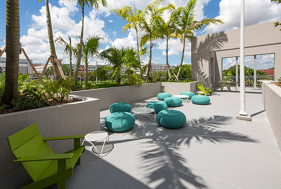 FIU_PLAZA II