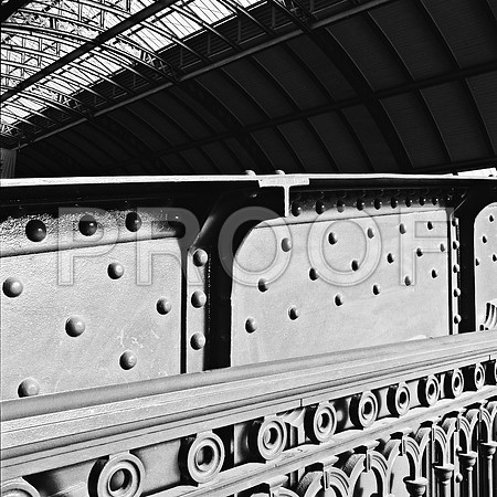 2596_FM_BW_SQ_TRAIN_STATION_SAO_PABLO_BRAZIL_2004_17
